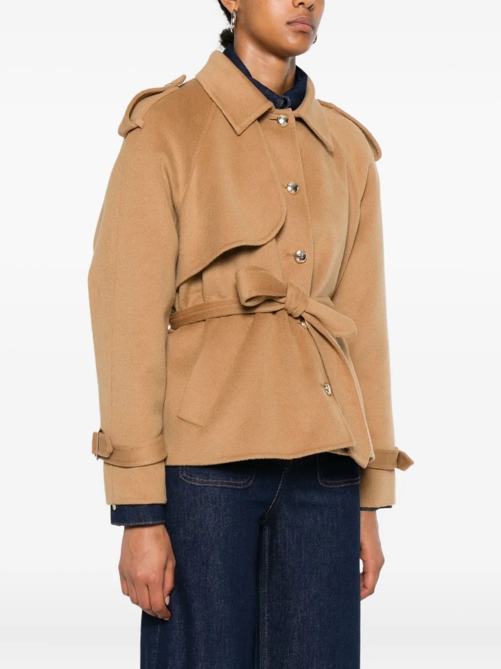 Maje Jack met knoopsluiting en ceintuur Bruin