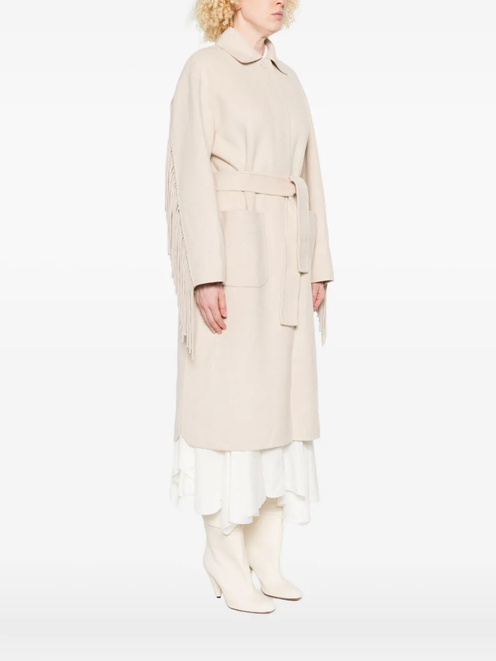 Maje Jas met enkele rij knopen en franje afwerking Beige