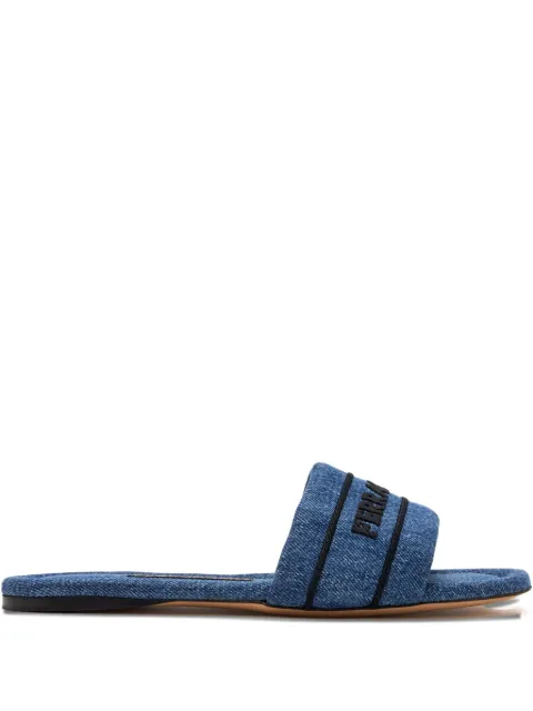 Ferragamo sandales en jean