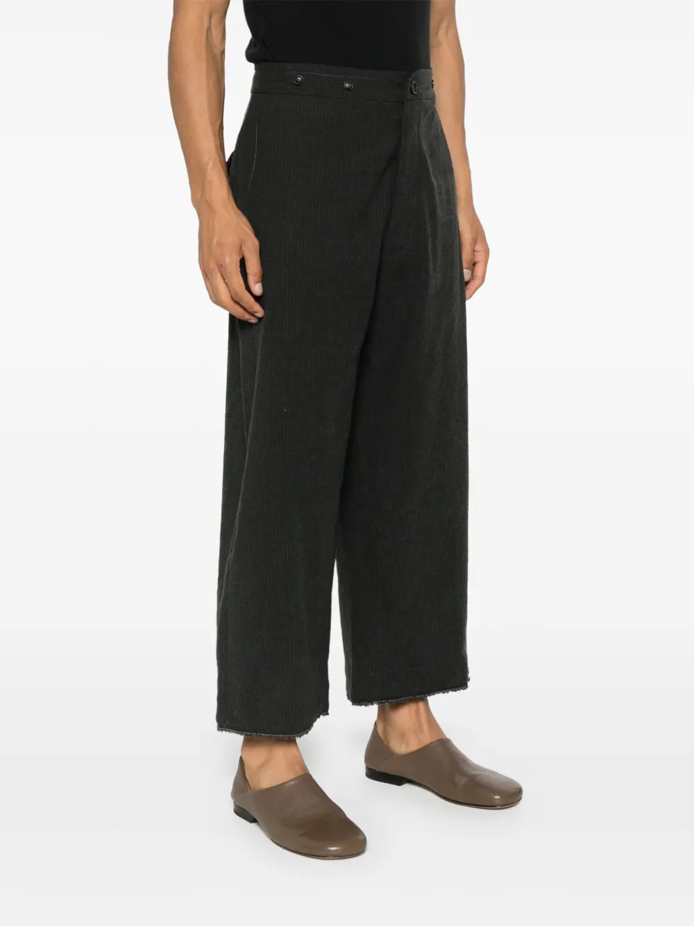 A TENTATIVE ATELIER V-CUT TROUSERS
