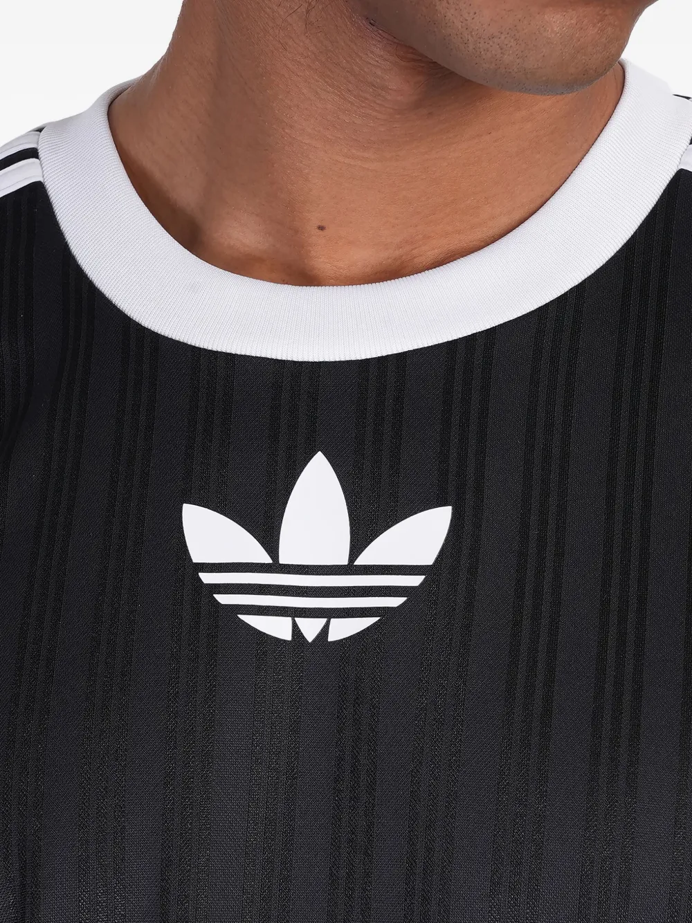 adidas Gestreept T-shirt met logoprint Zwart