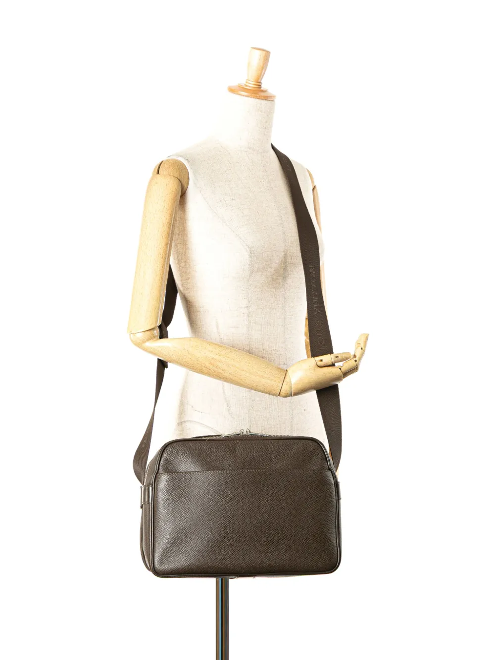 Louis Vuitton Pre-Owned 2006 Taiga Reporter PM crossbody bag | Pre-Owned | Image 2