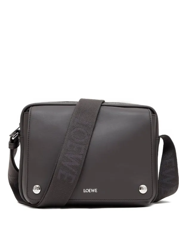 ☆早い者勝ち‼️ロエベ LOEWE ハンドバッグ ロゴ グレー ブラック☆ LOEWE ロゴプレート ショルダーバッグ | グレー | FARFETCH JP