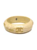 CHANEL Pre-Owned 1996 CC-debossed bangle bracelet - Neutrals