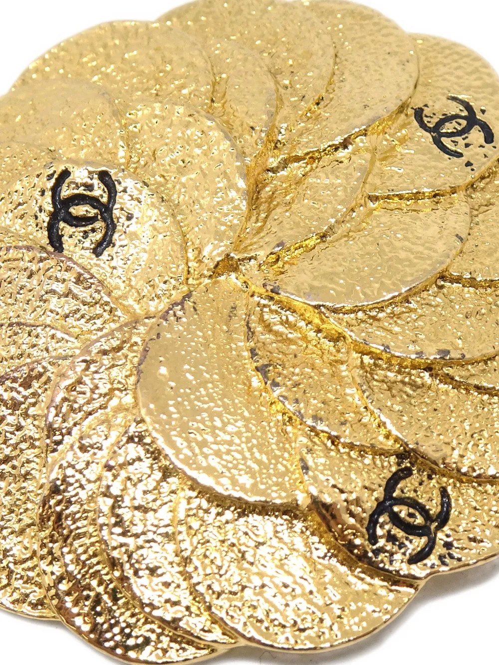 Pre-owned Chanel 1990-2000s Cc-engraved Clip-on Earrings