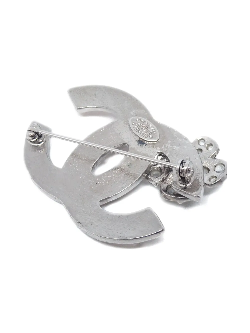 Pre-owned Chanel 2004 Crystal-embellished Cc Brooch