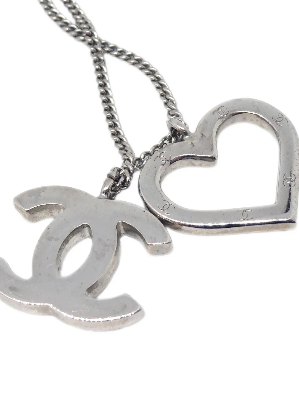 Pre-owned Chanel 2004 Heart-pendant Necklace