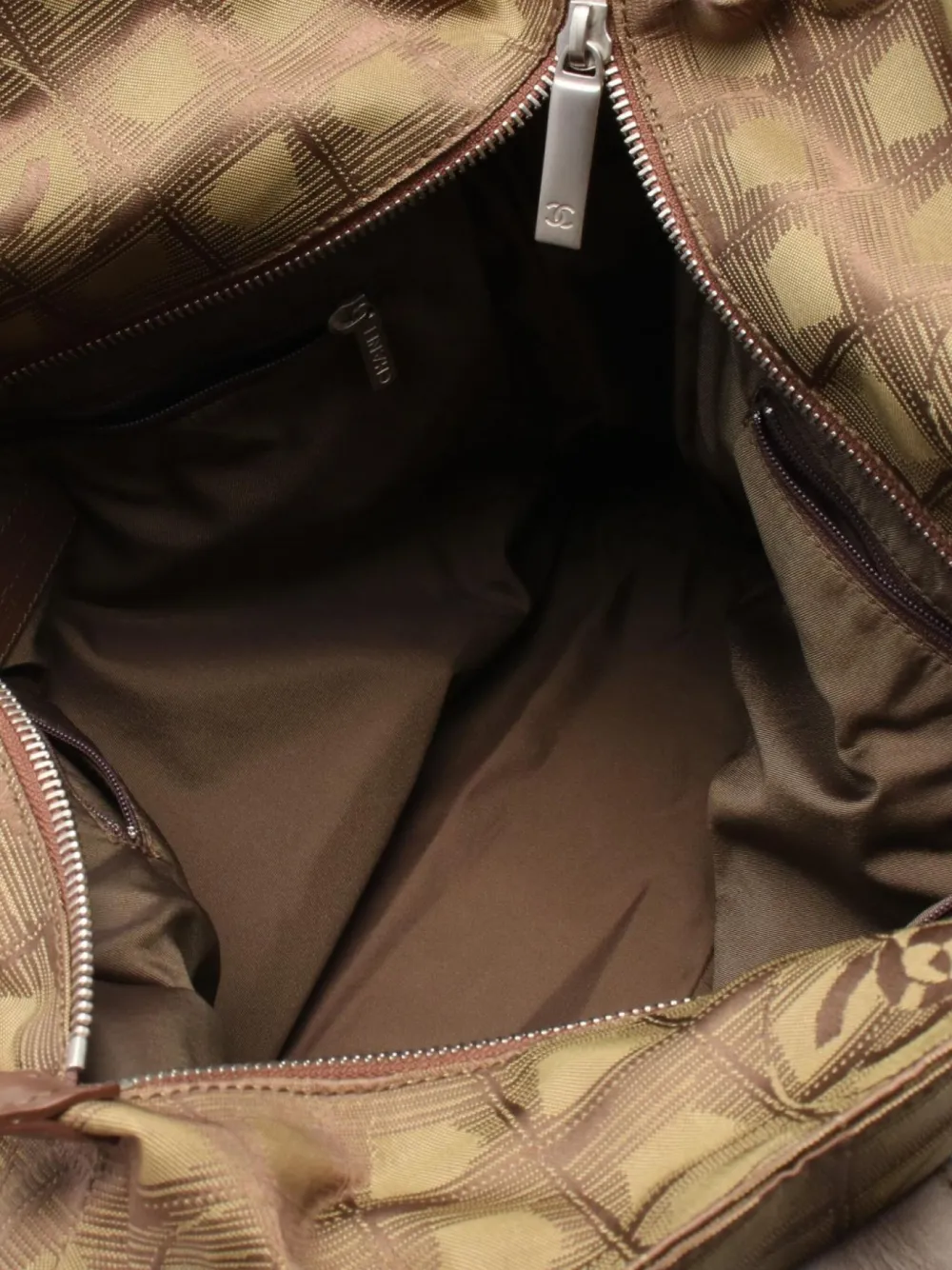 Pre-owned Chanel 2002-2003 New Travel Line Gm Tote Bag In Brown