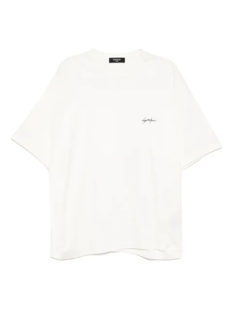 SONGZIO Songjio Homme Slant T-Shirt mit Autogramm