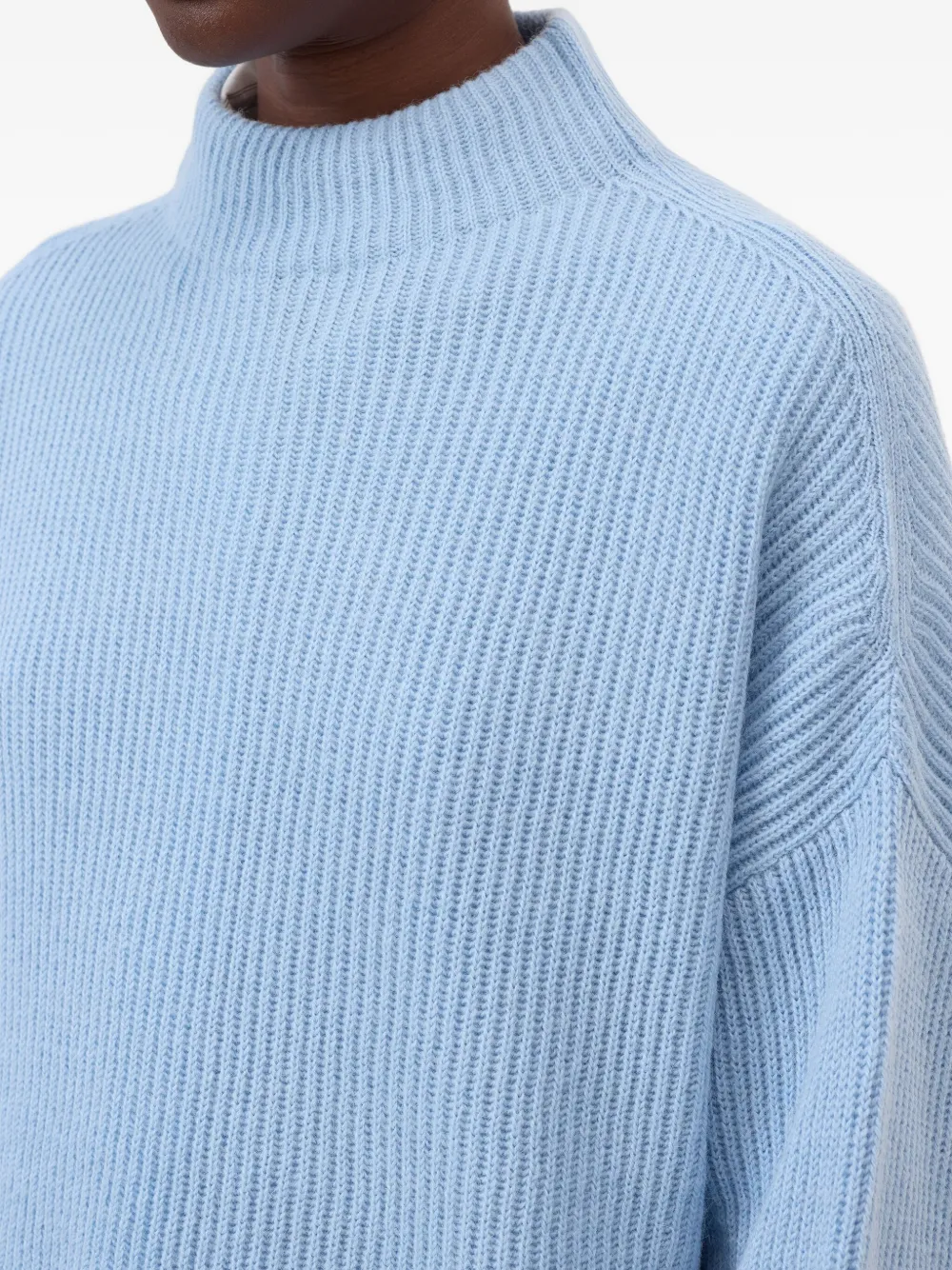 Closed funnel-neck ribbed jumper Blauw