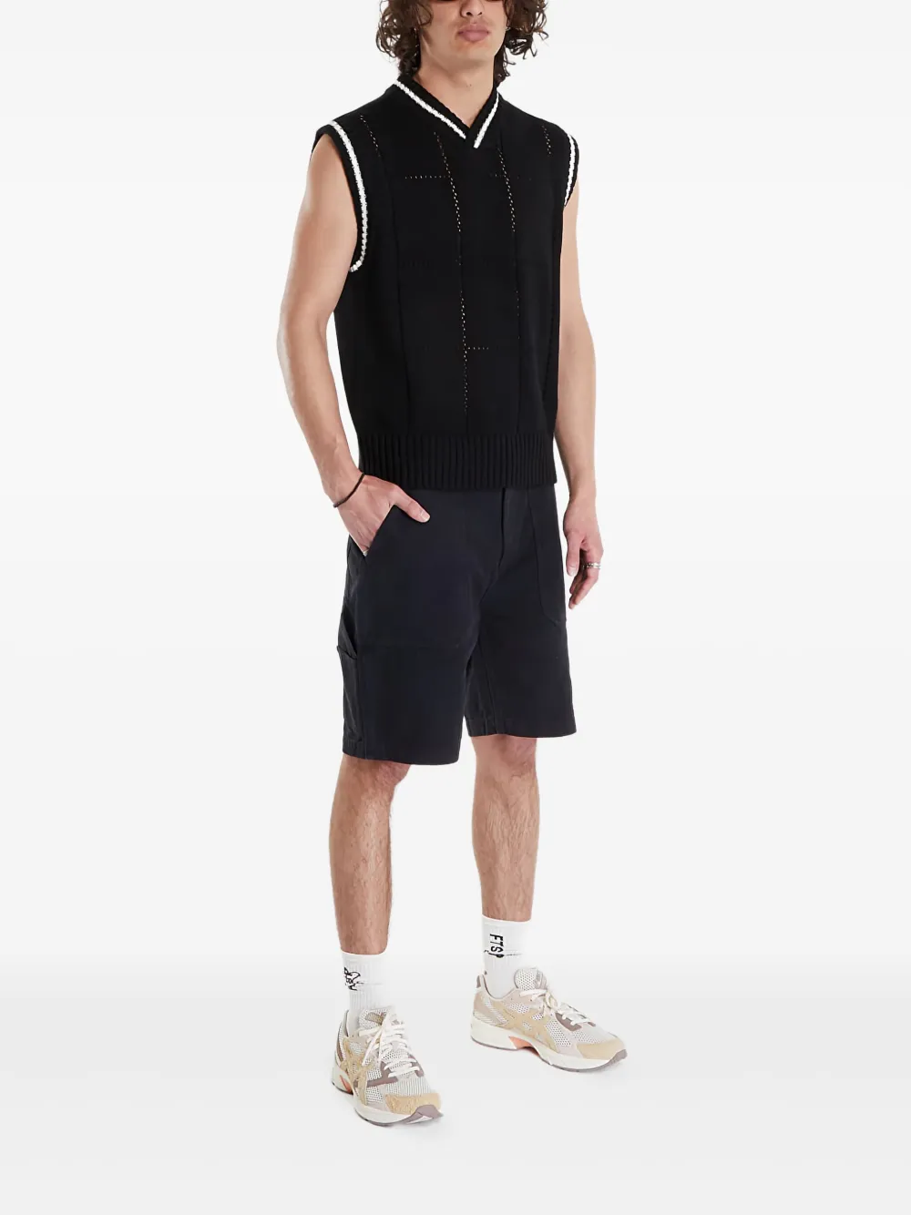 HAL STUDIOS® knitted sleeveless vest | Chalecos y camisetas | Image 2