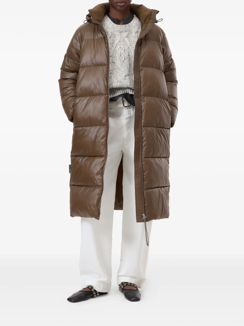 Closed Hooded Puffer Coat In Brown