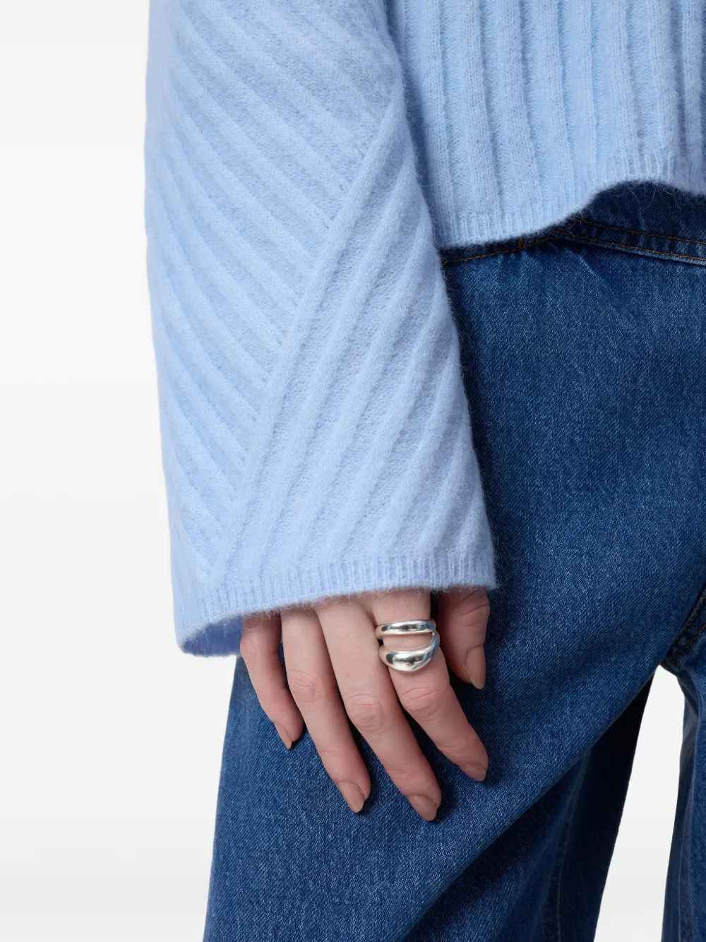 Closed ribbed crew neck sweater Blauw
