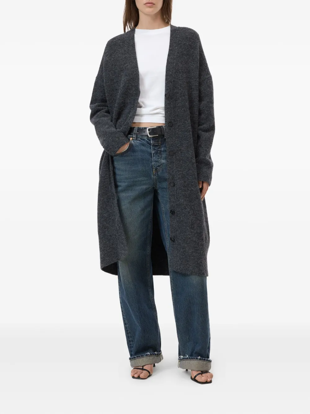 Closed cárdigan con cuello en V | Cárdigans | Image 2