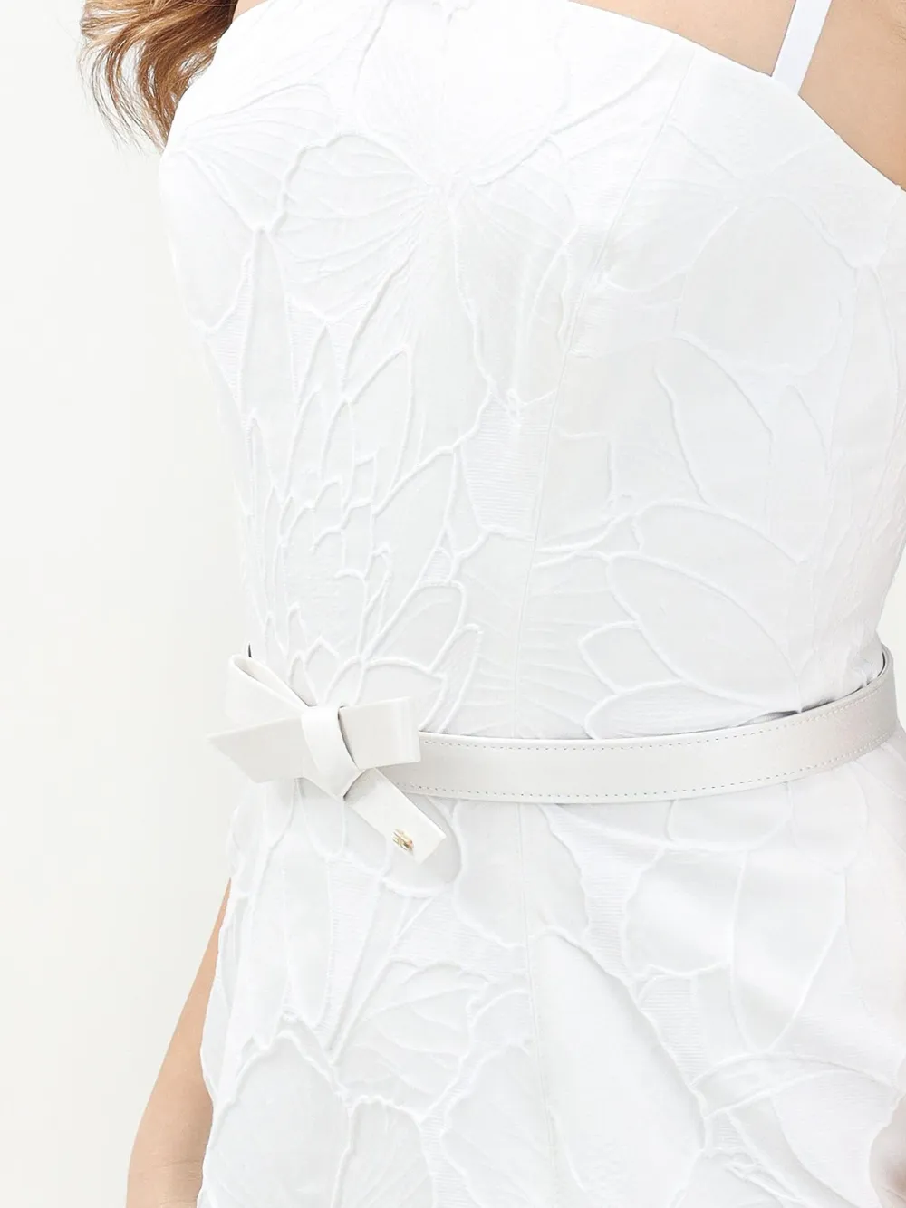 Elisabetta Franchi Jurk met bloemen en ceintuur Light and natural