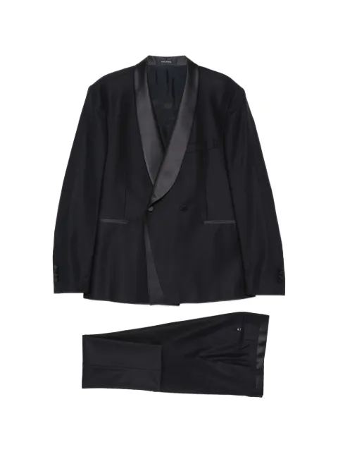 Tagliatore traje con doble botonadura