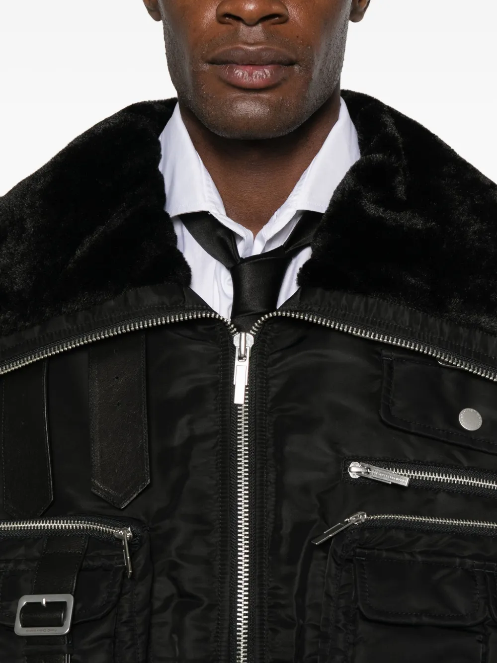 Feng Chen Wang Jack met meerdere zakken en bontkraag Zwart