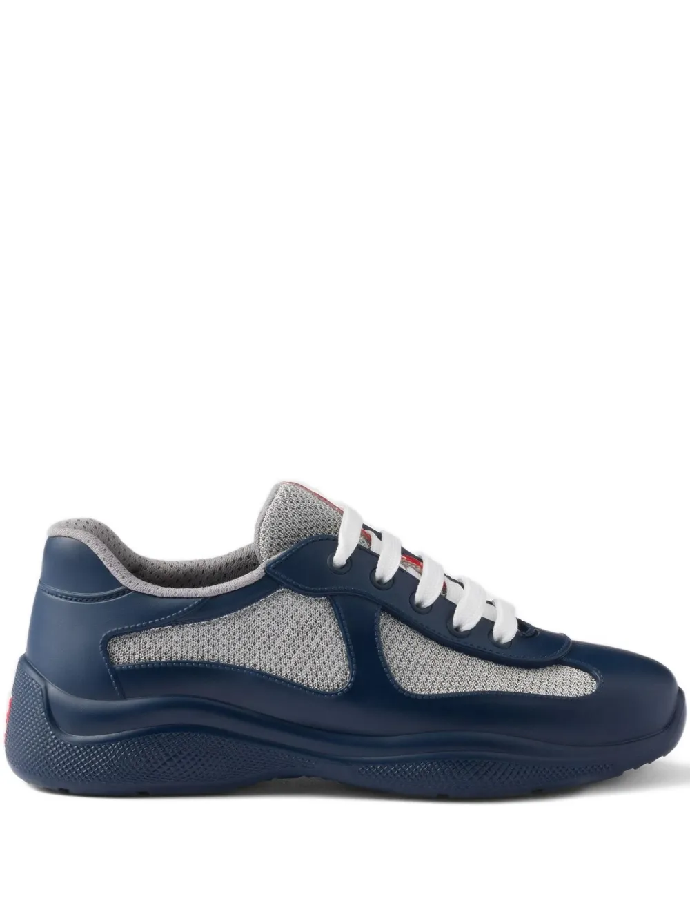Prada Sneakers met logo Blauw