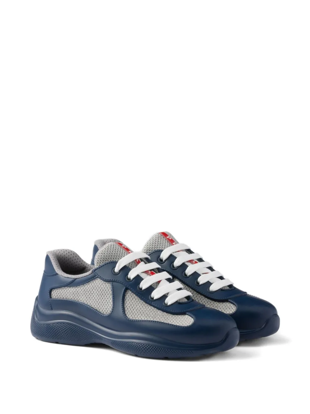 Prada Sneakers met logo - Blauw