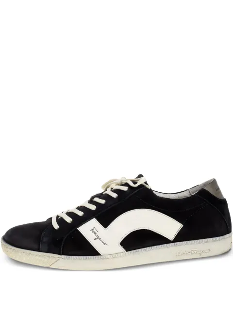Ferragamo Pre-Owned tenis con agujetas