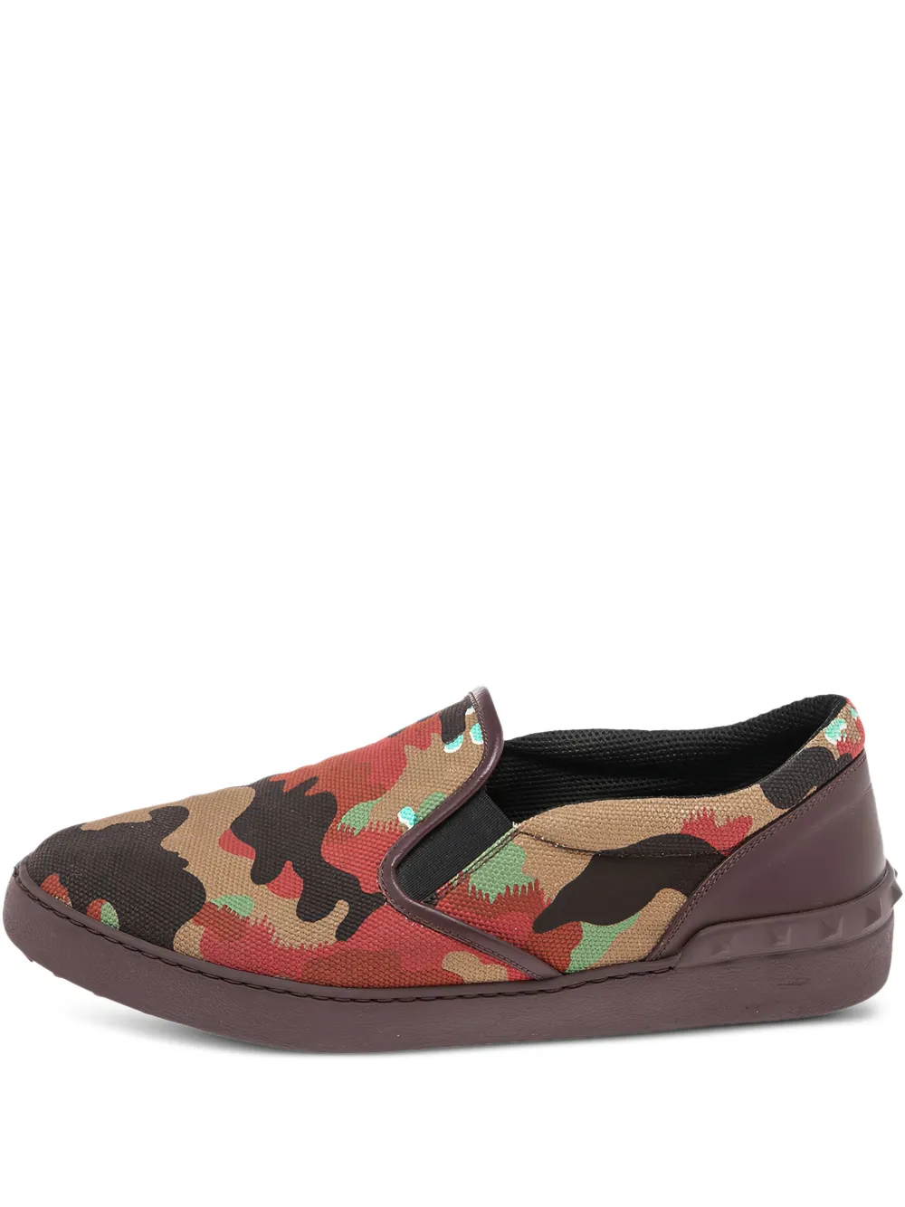 camouflage-print slip-on sneakers