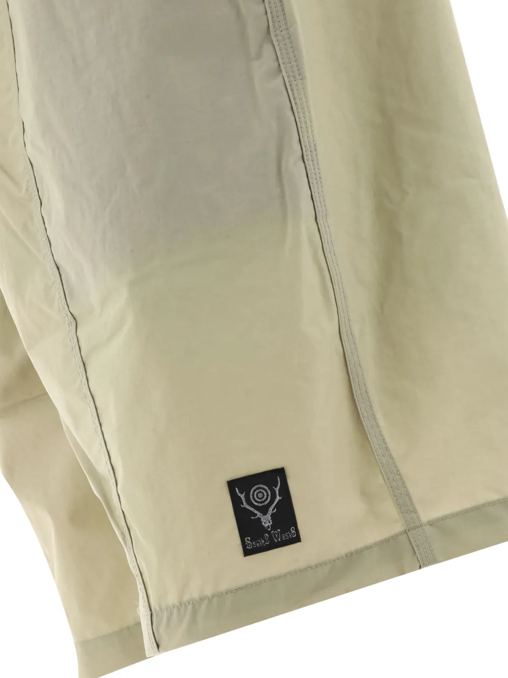 SOUTH2 WEST8 Shorts met opgestikte zak en ceintuur Beige
