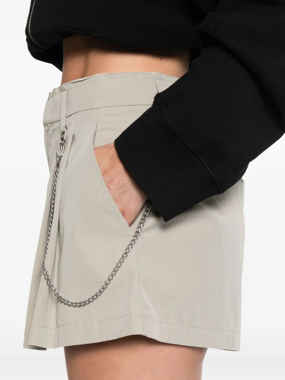 Alexander Wang Geplooide shorts verfraaid met ketting Groen
