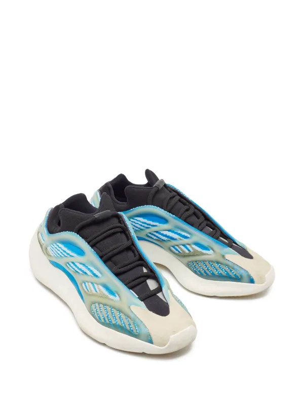 Adidas Yeezy pre-owned 700 V3 mesh-panelled Sneakers Blue