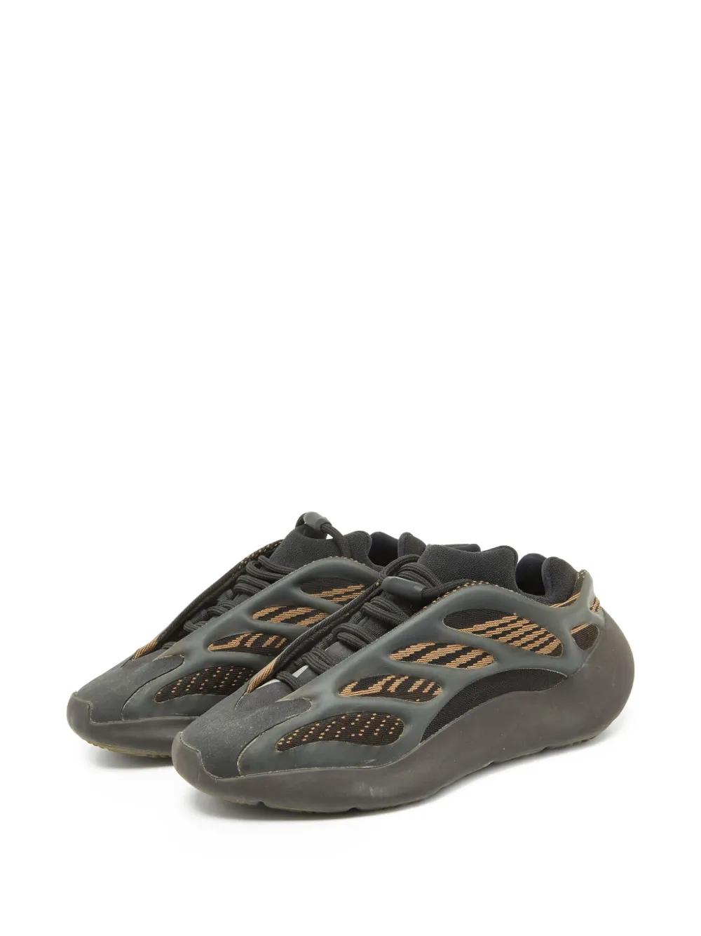 adidas Yeezy pre-owned 700 V3 mesh-panelled sneakers | Image 2
