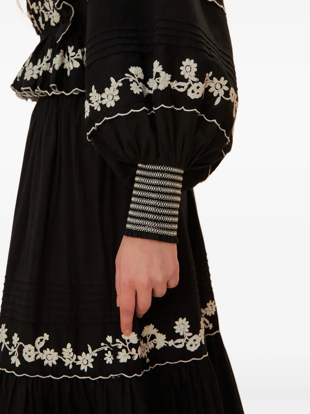 FARM Rio embroidered ruffled top Zwart