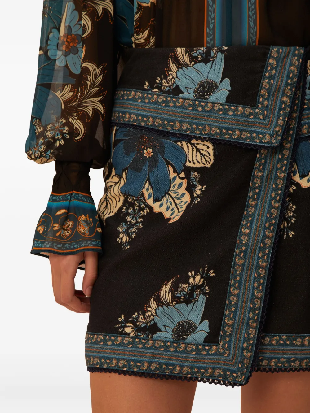 FARM Rio floral-print wrap front mini skirt Blauw