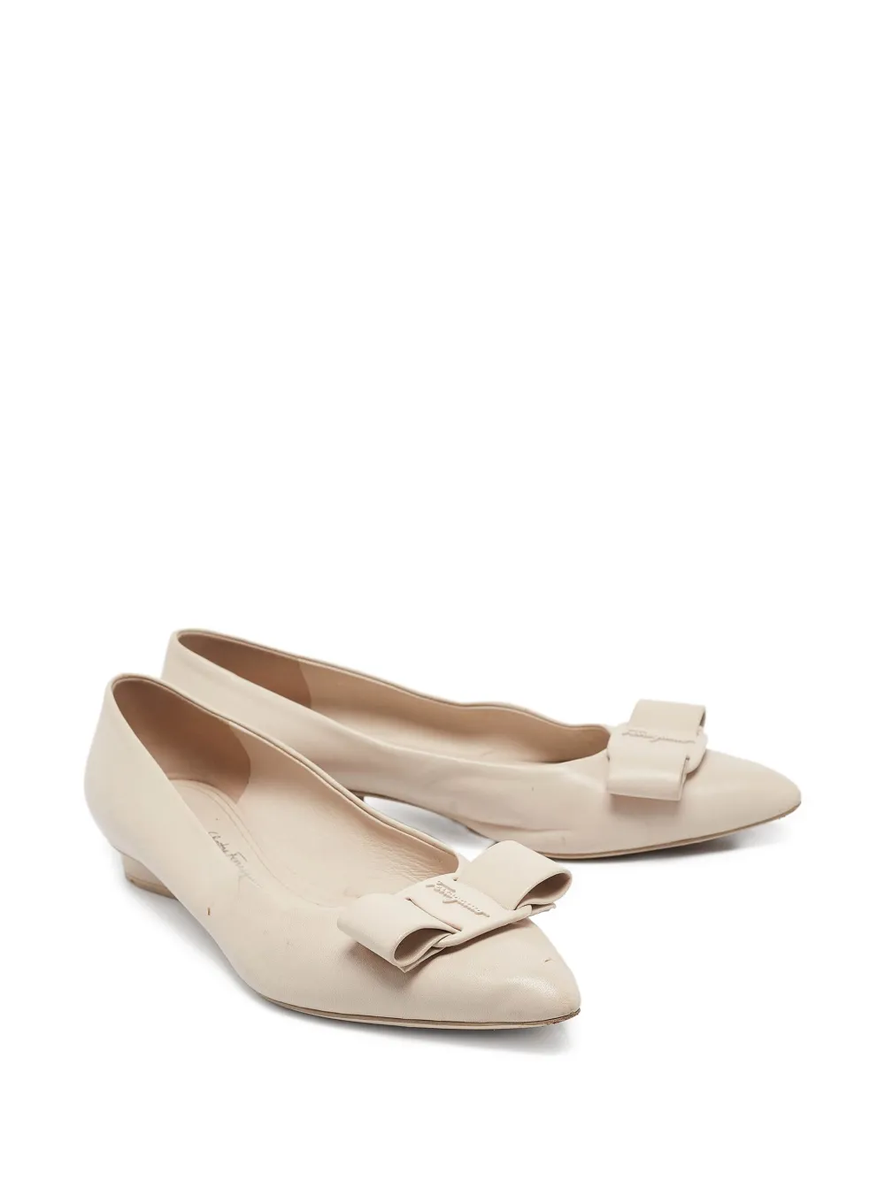 Ferragamo Pre-Owned Viva Bow pumps | Image 2