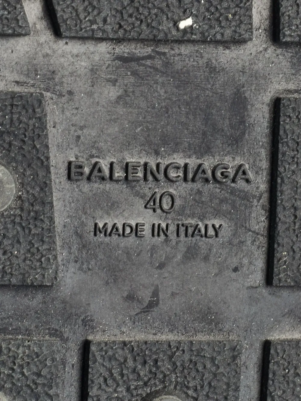 Pre-owned Balenciaga Leather Sneakers In Gray