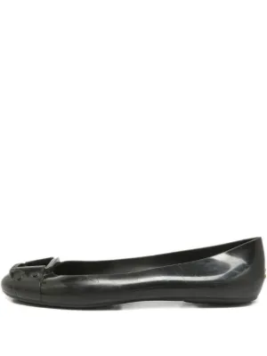 Jimmy Choo Pre-Owned 2024 バックル フラットシューズ | ブラック