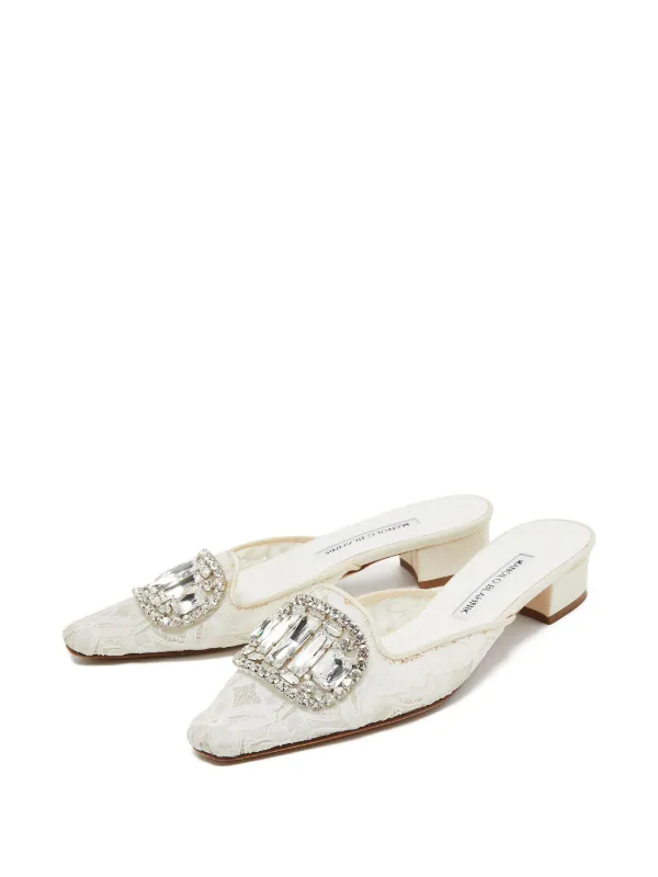 Manolo Blahnik pre-owned 35mm Lace Mules | White | FARFETCH