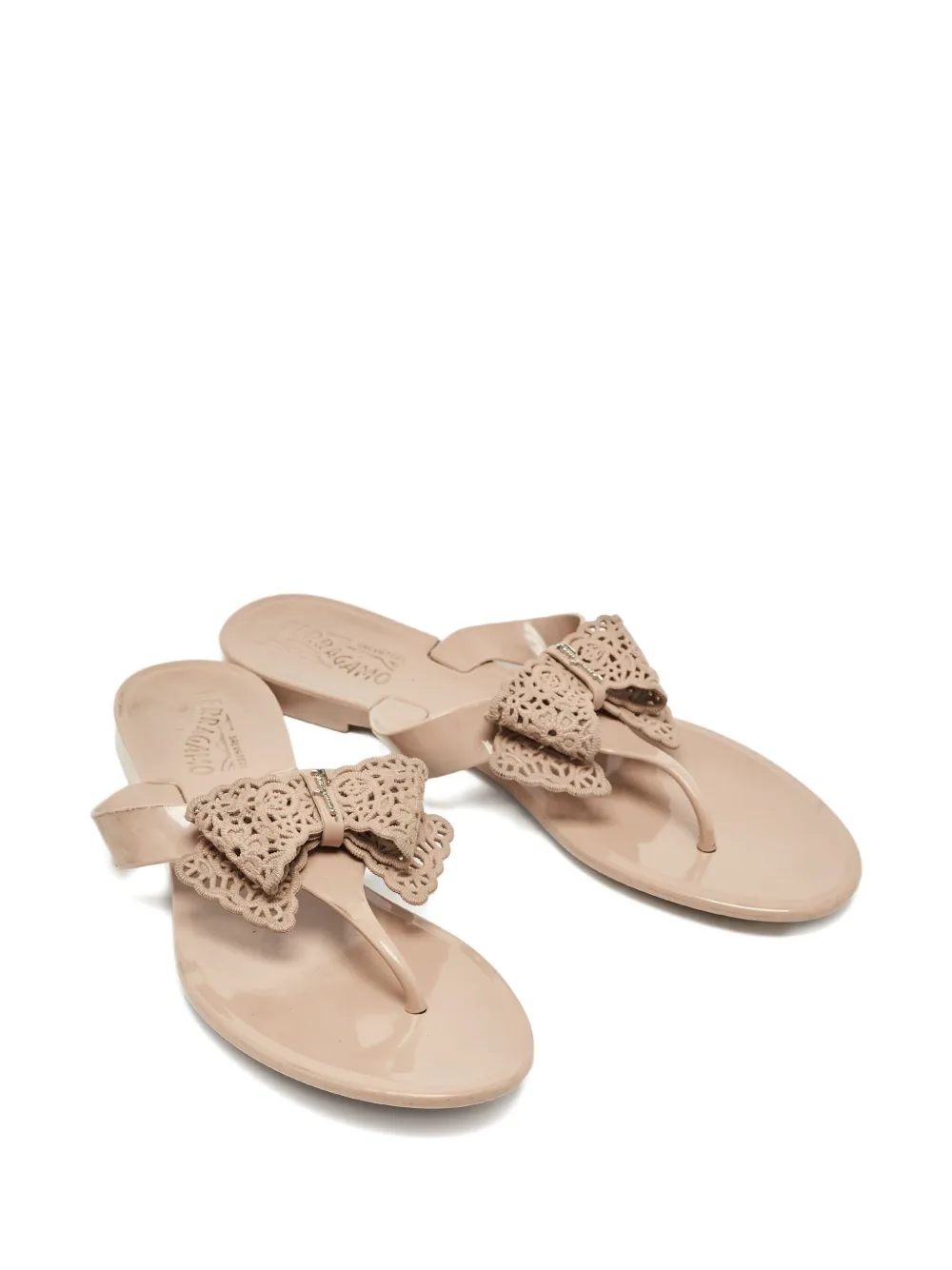 Pre-owned Ferragamo Pandy Bow-detailed Flip-flops In Neutral