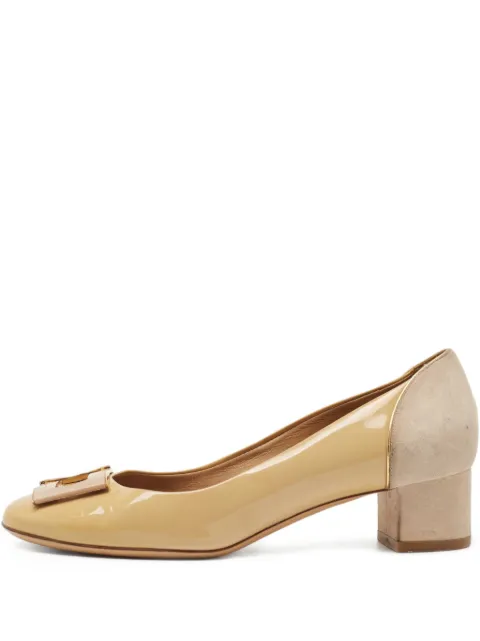 Ferragamo Pre-Owned zapatillas con tacón cuadrado de 40mm