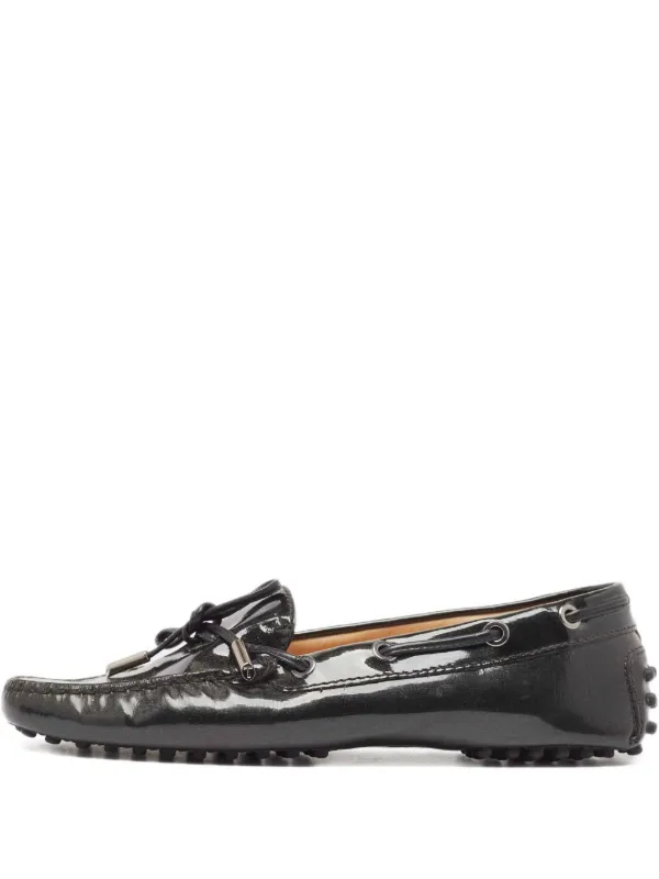 ブランド公式サイトでのお買い物 TOD'S エナメルレザー ローファー 黒