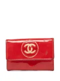 CHANEL Pre-Owned patent leather logo wallet - Red
