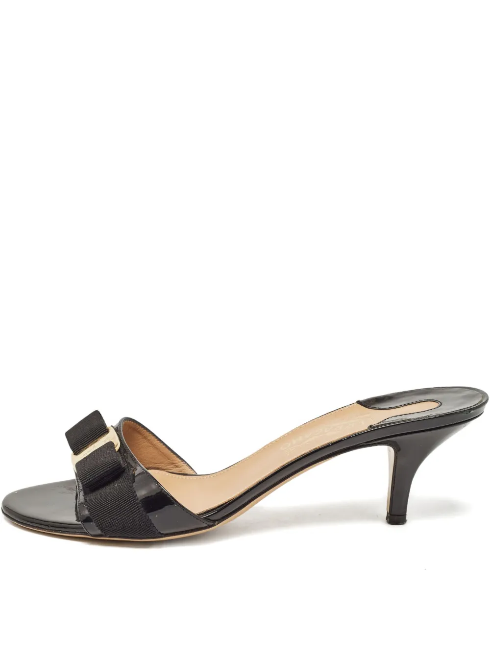 Pre-owned Ferragamo 70mm Vara Bow Leather Sandals In Black