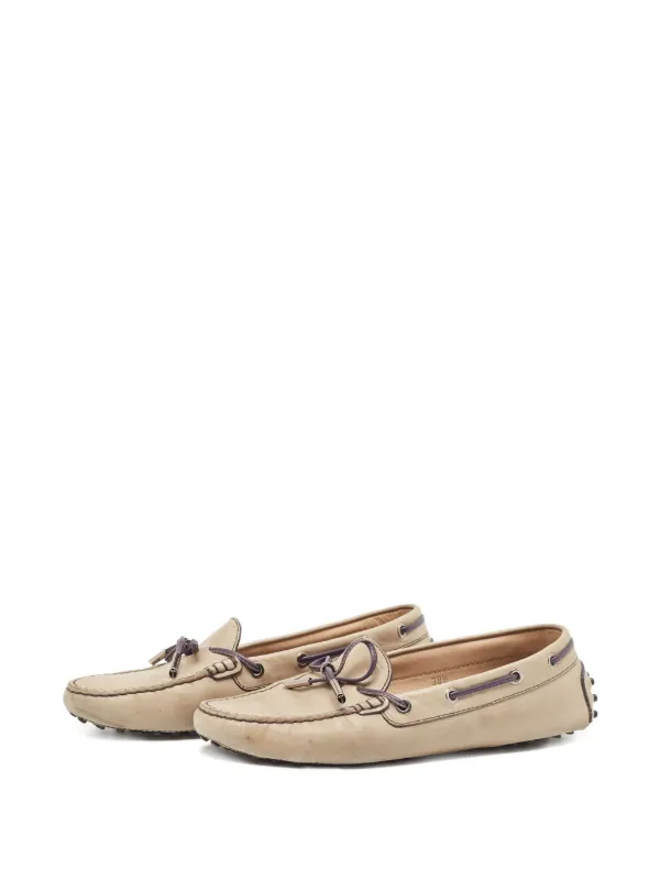Tod's Vintage プレオウンド レザーローファー | ニュートラル
