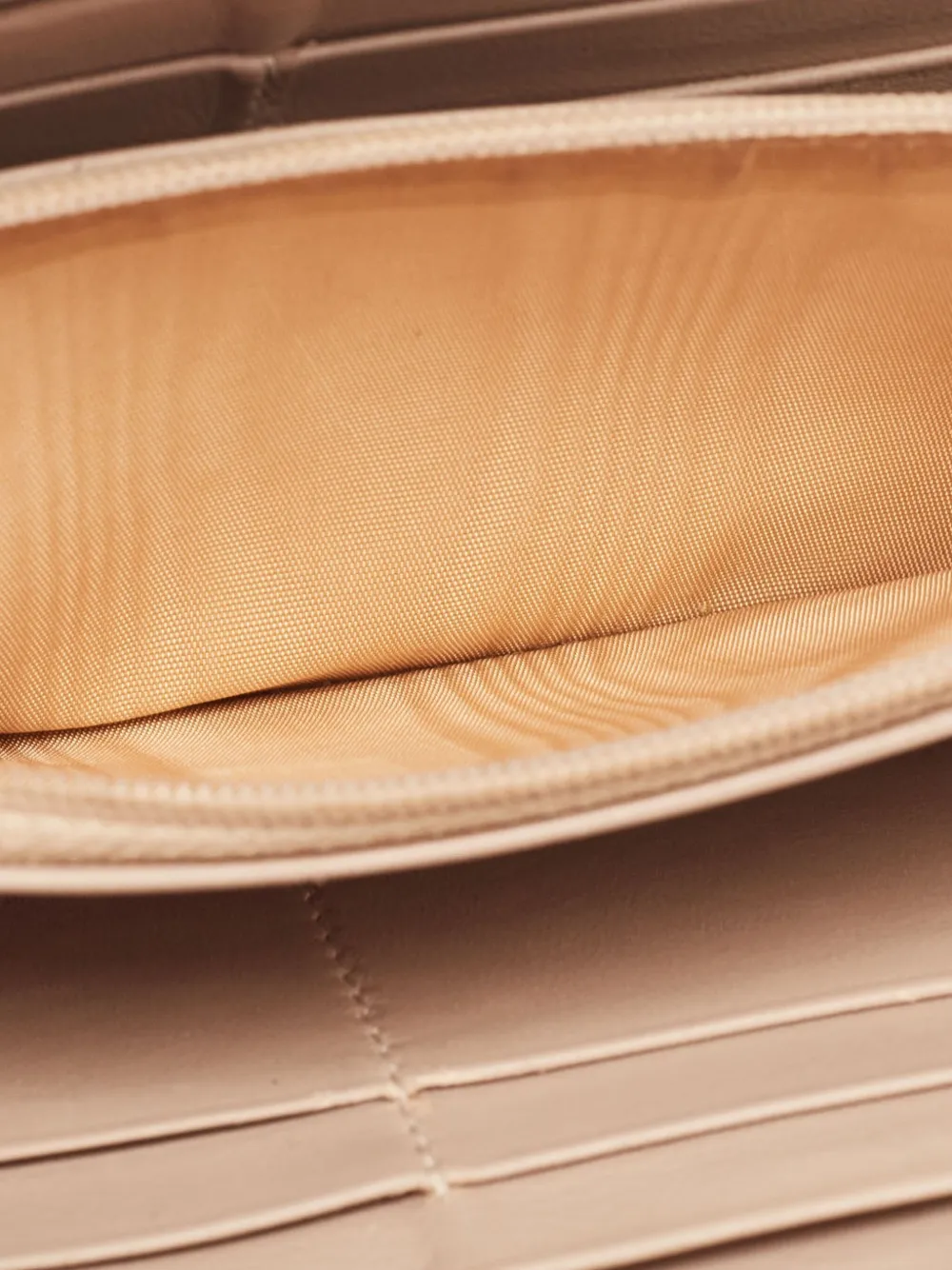 Pre-owned Ferragamo Vara Bow Patent Wallet