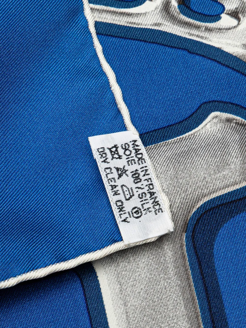 Pre-owned Hermes 20th Century Vif Argent Silk Scarf Scarves