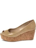 Jimmy Choo Pre-Owned 75mm patent leather cork wedge pumps - Neutrals
