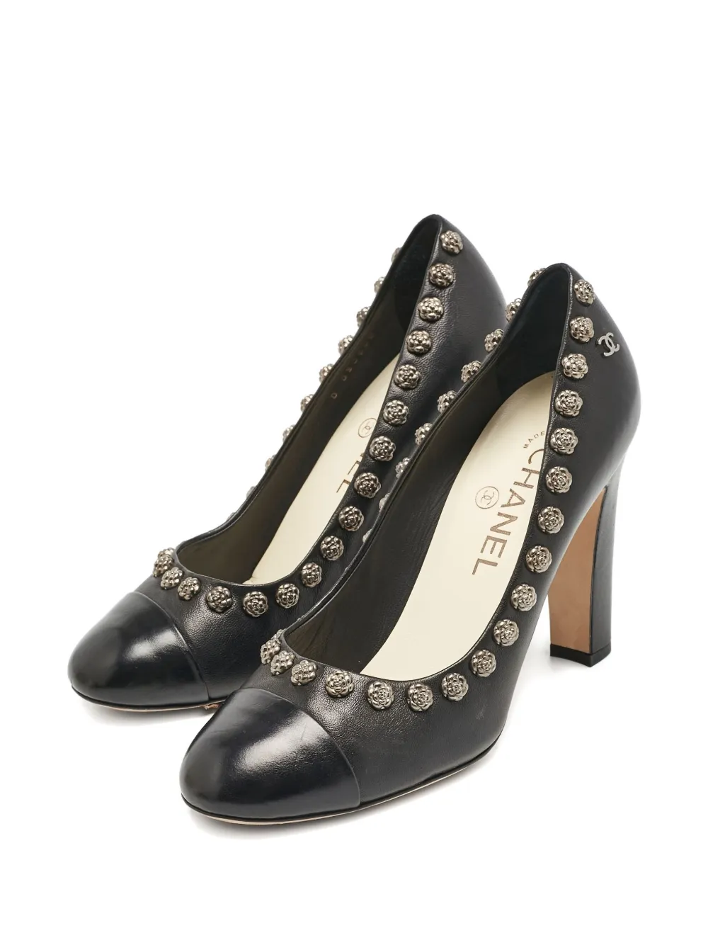 CHANEL Pre-Owned 85mm camellia-studs leather pumps | Image 2