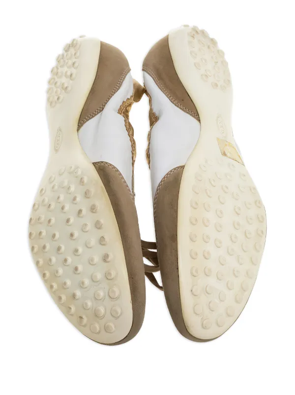 TOD'S スエード フラットシューズ ベージュ Tod's Vintage スエード フラットシューズ | ゴールドトーン | FARFETCH JP