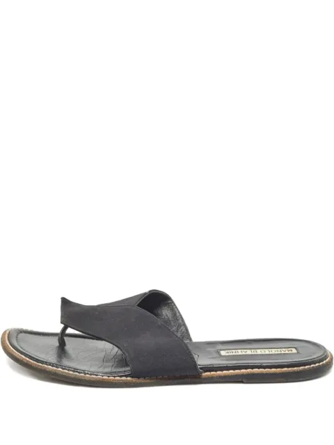 Manolo Blahnik flip flops 2023