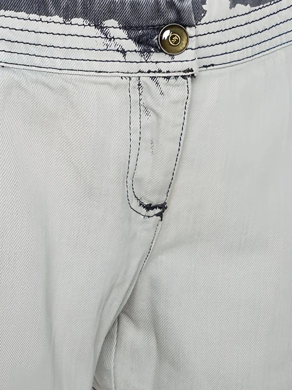 Alexander McQueen Pre-Owned 2024 shorts met uitgesneden details - Grijs