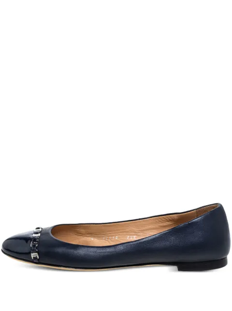 Ferragamo Pre-Owned flats con detalle de cadena