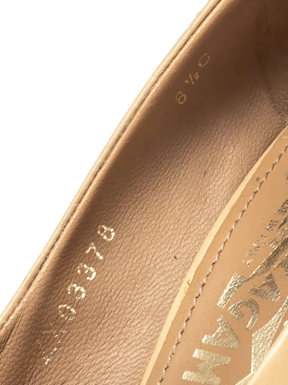 Pre-owned Ferragamo 2024 120mm Studded Pumps In Neutral